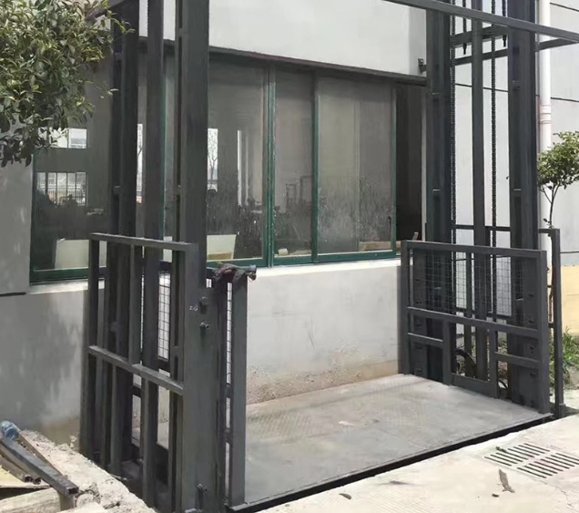 崇义导轨式施工升降机助力民生工程提速增效